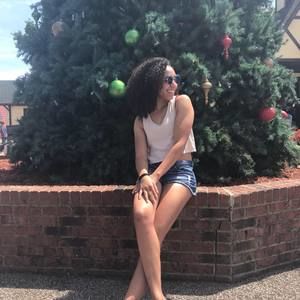 Meet your Posher, Chloe